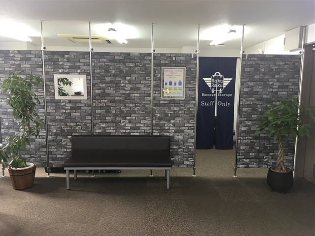 RakuRaku Baggage Storage,難波,難波行李寄存,行李寄放,大阪日本橋,投幣式置物櫃,行李寄存,難波行李寄放,難波站,黑門市場,コインロッカー、coin locker,locker,